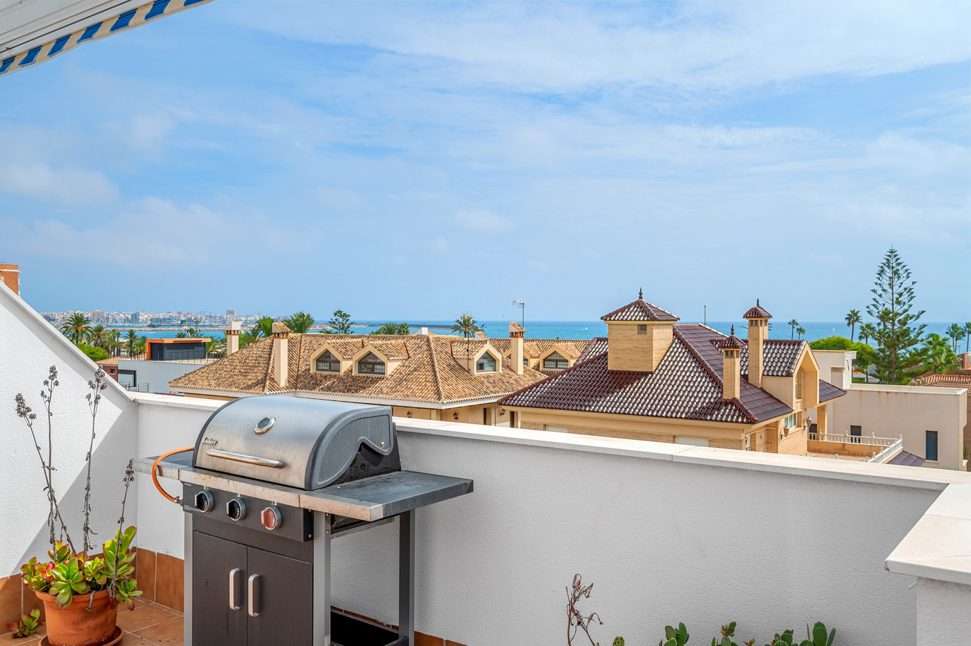 Dining area in apartment for sale in Torrevieja