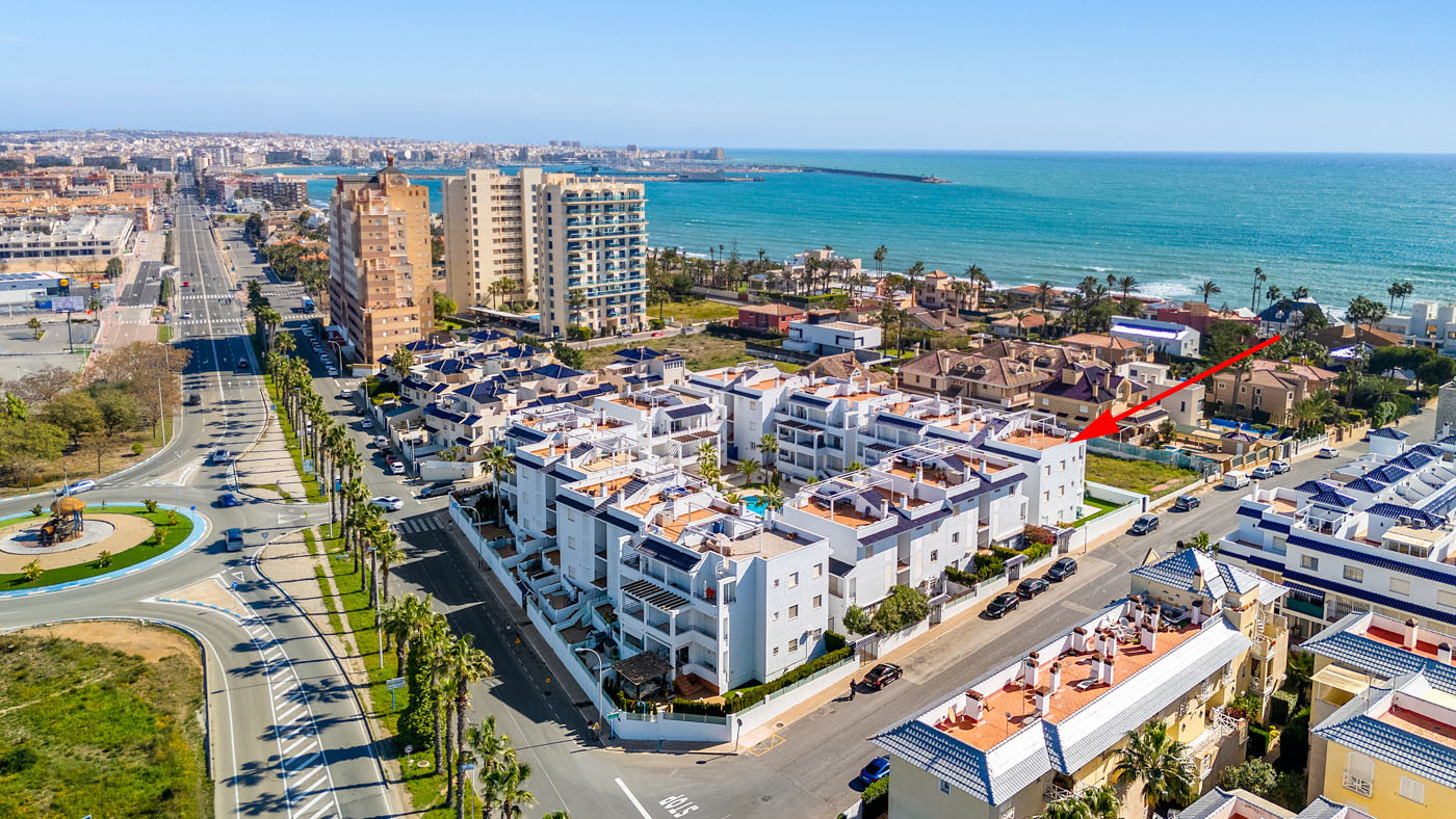 Terrace in apartment for sale in Torrevieja