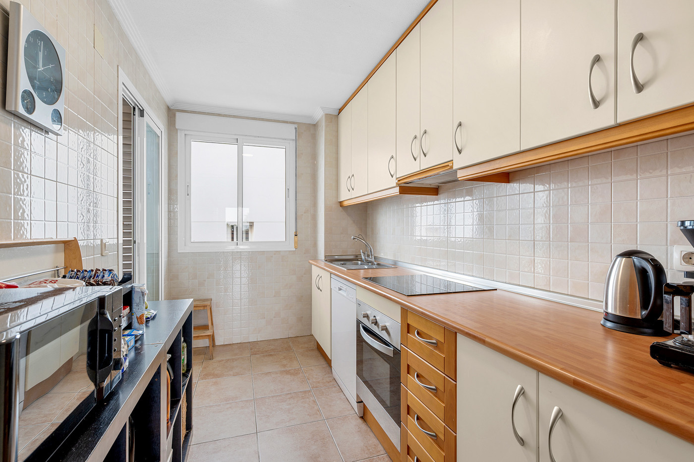 Bedroom in apartment for sale in Torrevieja