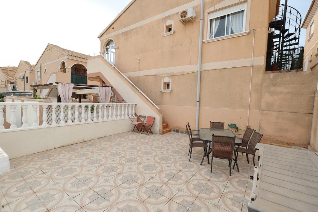 Garden in bungalow for sale in Orihuela Costa