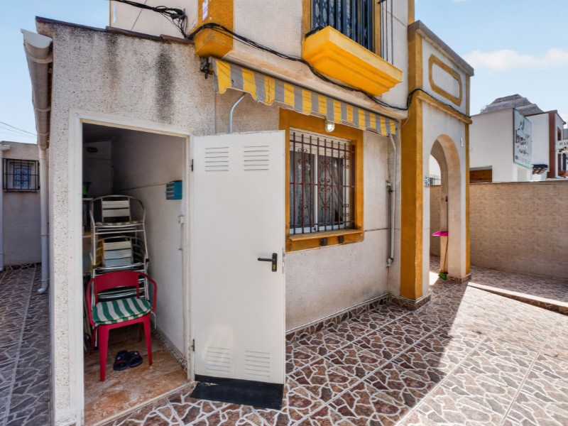 Exterior view in terraced for sale in Torrevieja