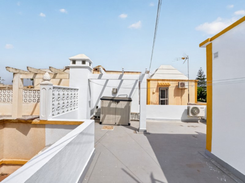 Exterior view in terraced for sale in Torrevieja