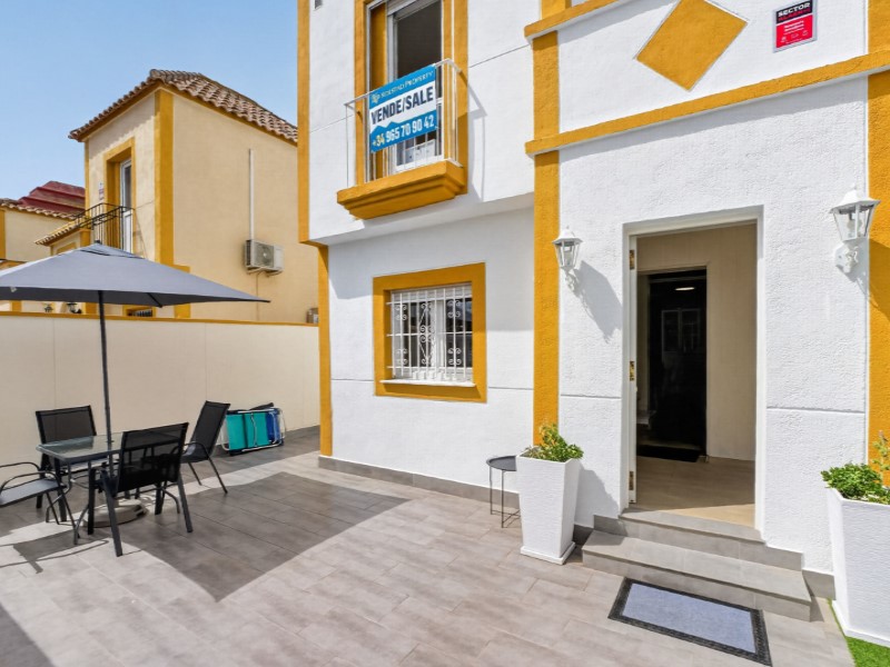Terrace in terraced for sale in Torrevieja