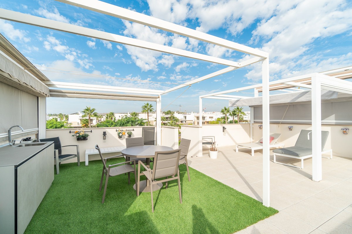 Terrace in bungalow for sale in Vistabella Golf Entre Naranjos