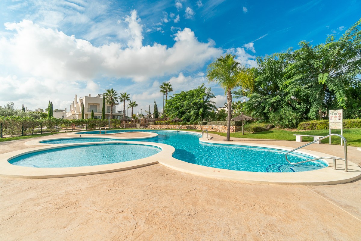 Garden in bungalow for sale in Vistabella Golf Entre Naranjos