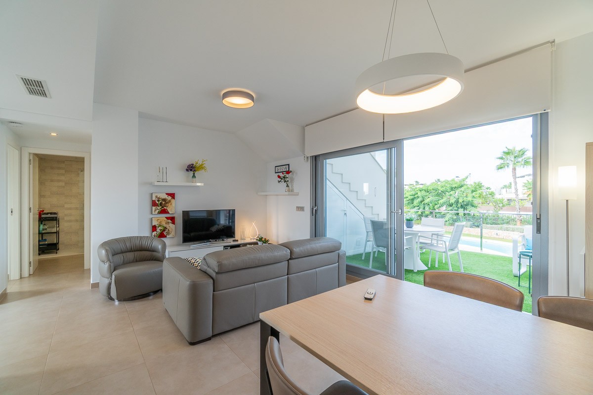 Dining area in bungalow for sale in Vistabella Golf Entre Naranjos