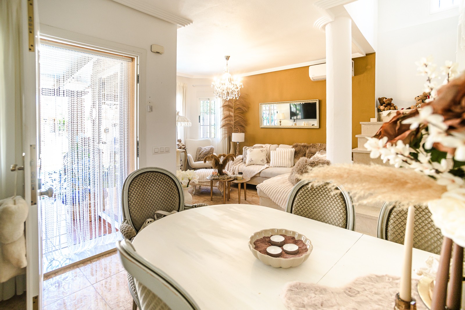 Bedroom in villa for sale in Guardamar del Segura