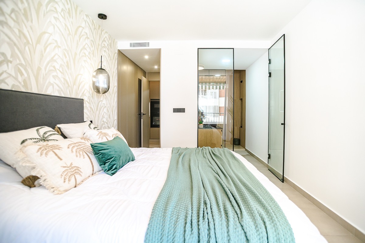 Bedroom in apartment for sale in Torrevieja
