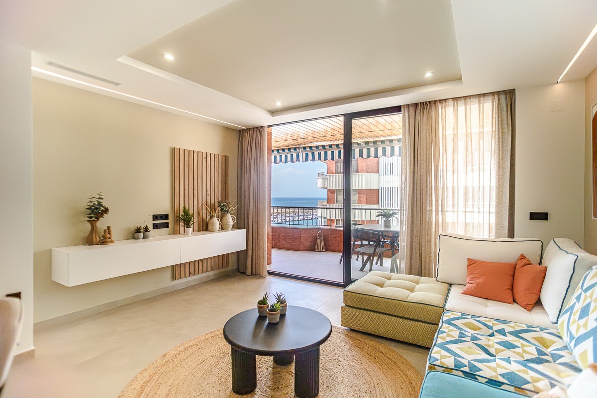 Terrace in apartment for sale in Torrevieja