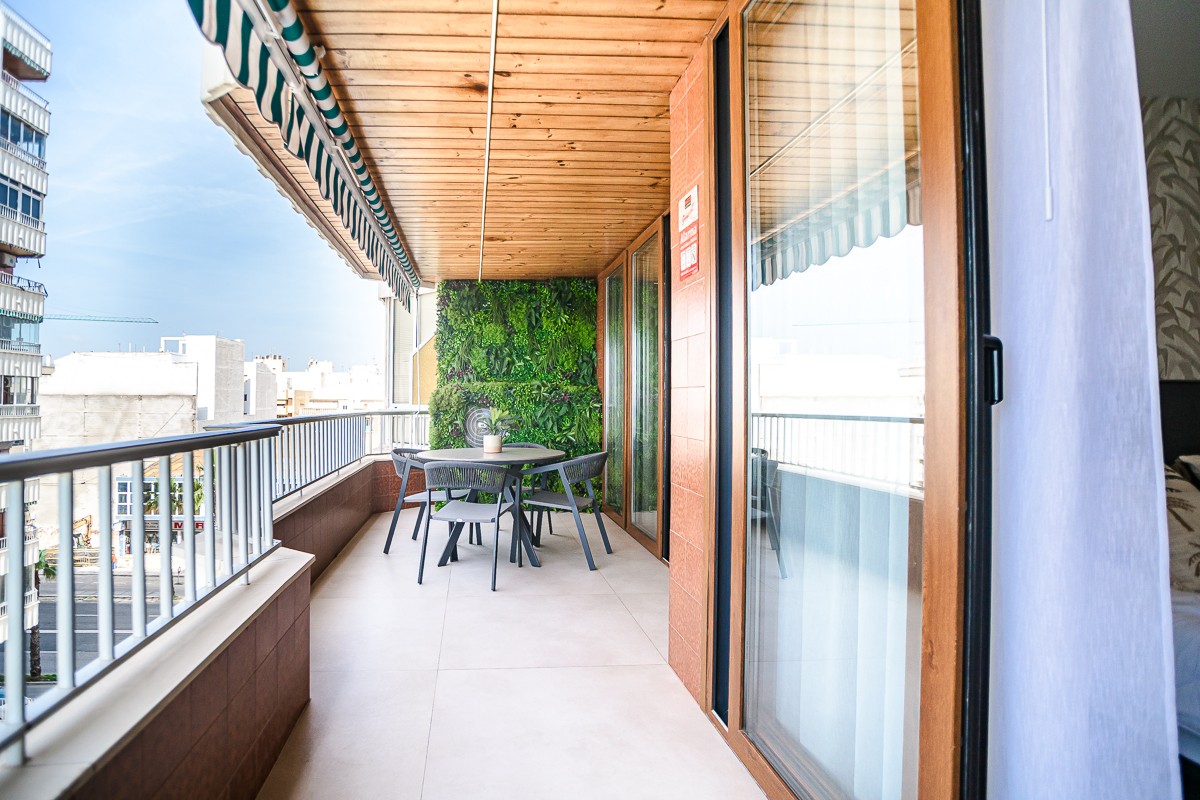 Bedroom in apartment for sale in Torrevieja