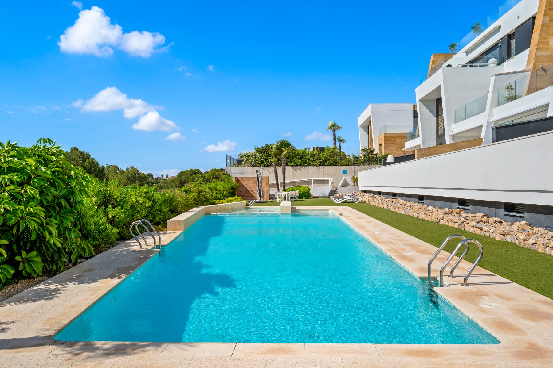 Master bedroom in apartment for sale in Villamartin