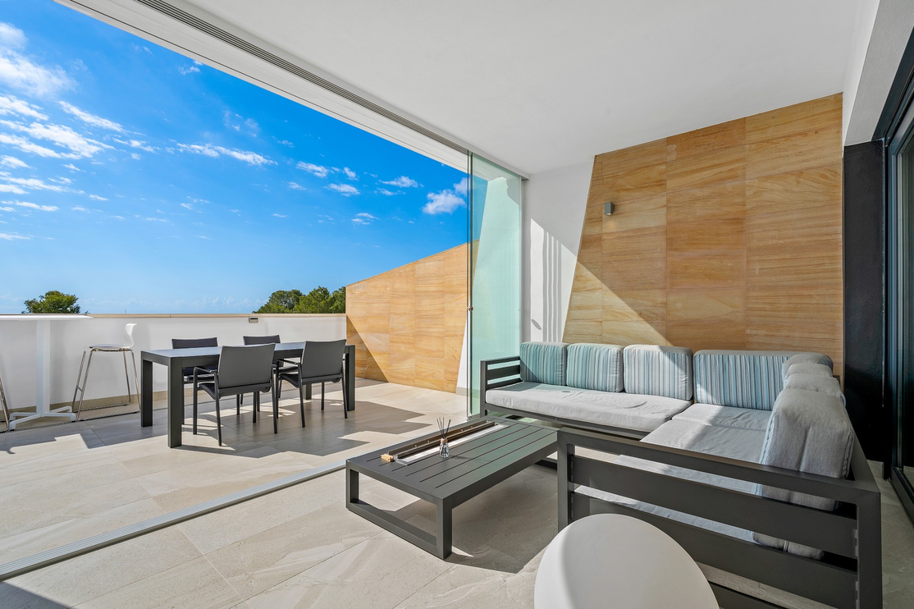 Beautiful ground-floor apartment for sale in Los Dolses