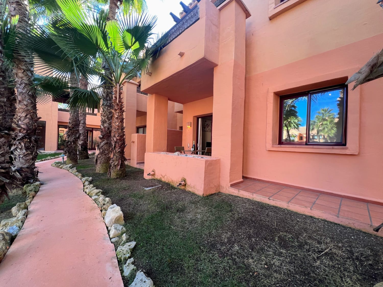 Bedroom in apartment for sale in Los Alcazares