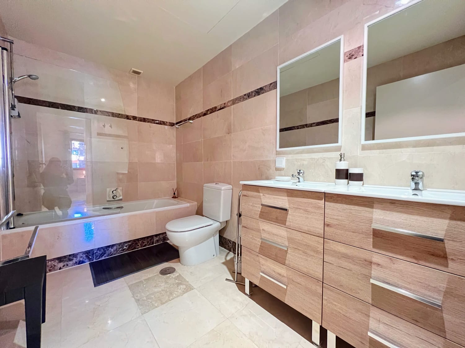 Bedroom in apartment for sale in Los Alcazares