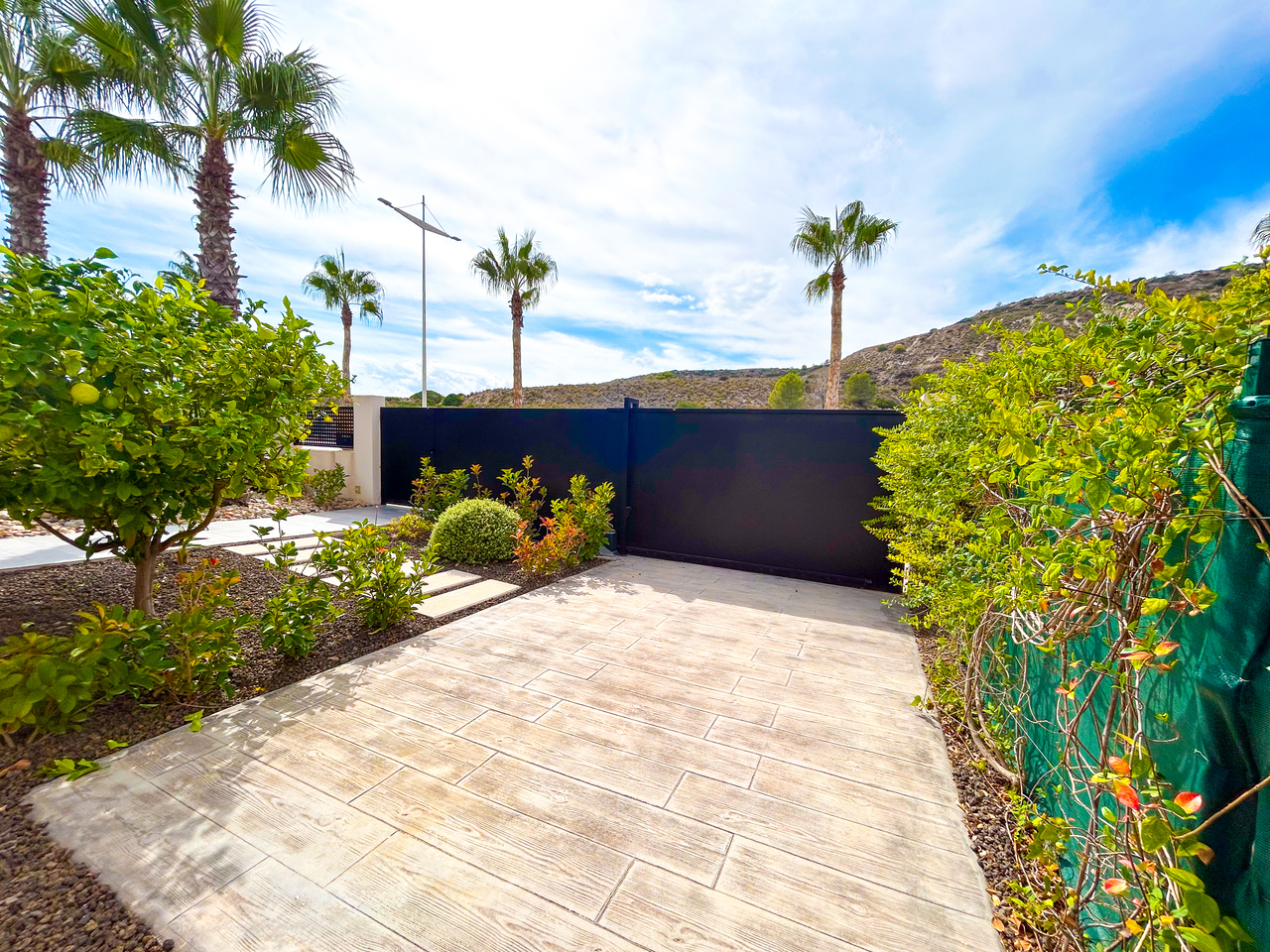 Bedroom in villa for sale in Algorfa