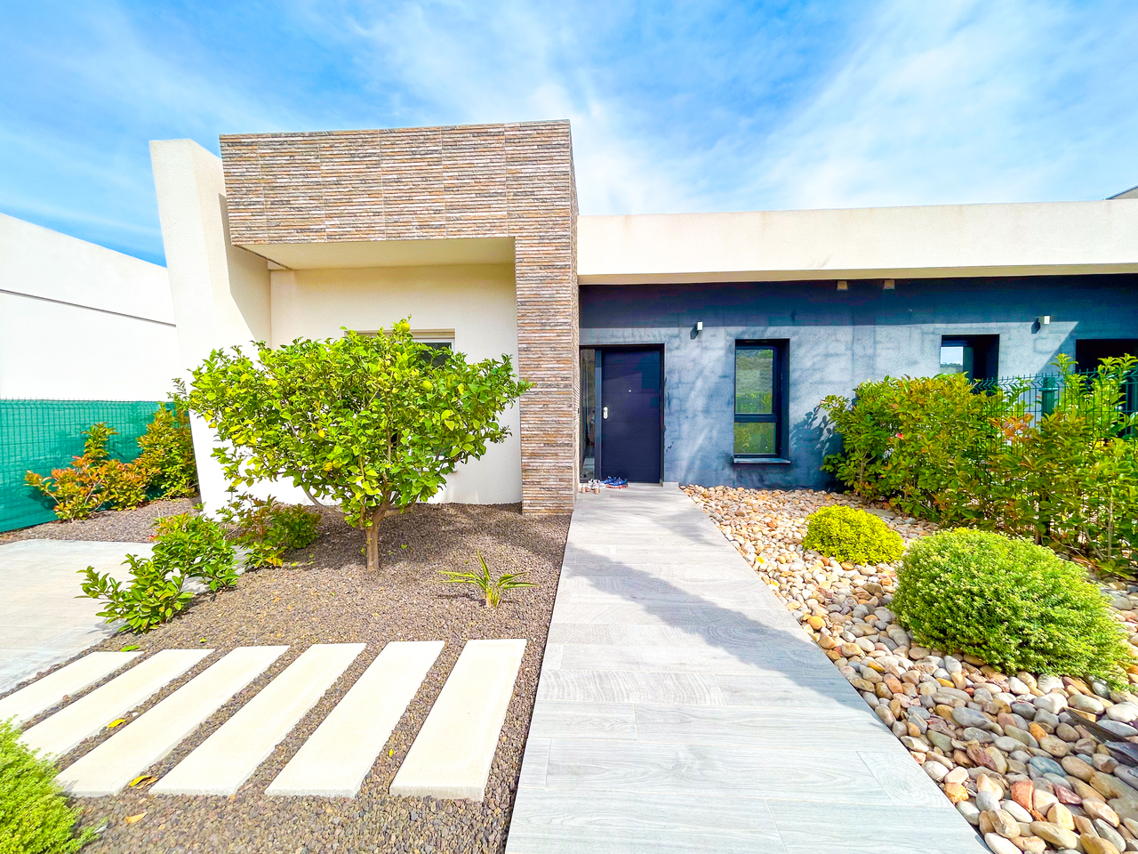 Living room in villa for sale in Algorfa