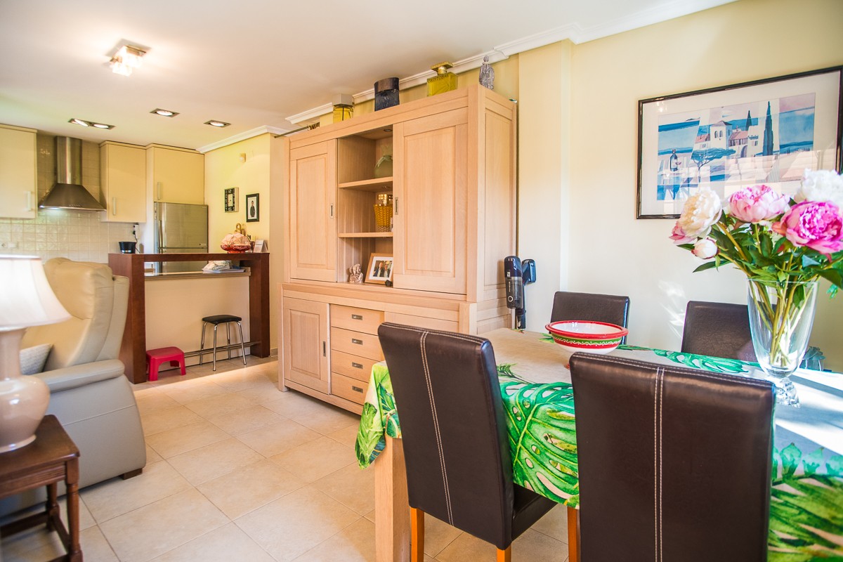 Terrace in villa for sale in Torrevieja