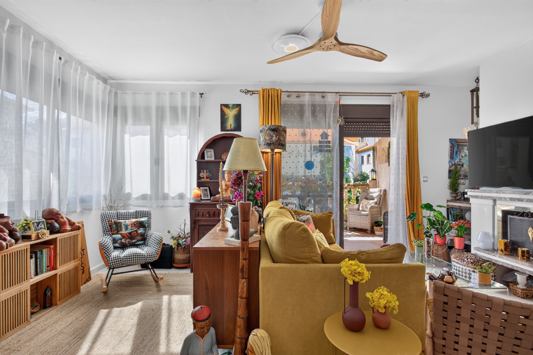 Garden in apartment for sale in Orihuela Costa