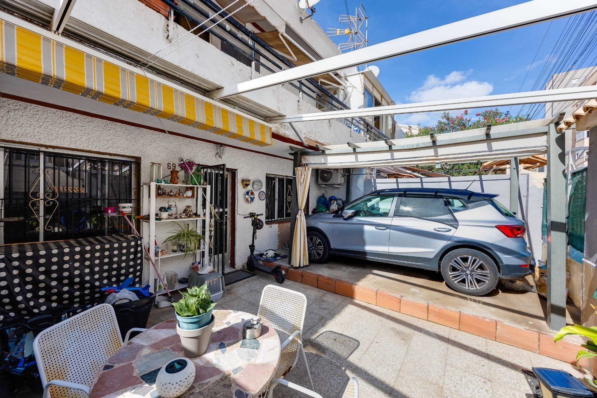 Exterior view in terraced for sale in Torrevieja