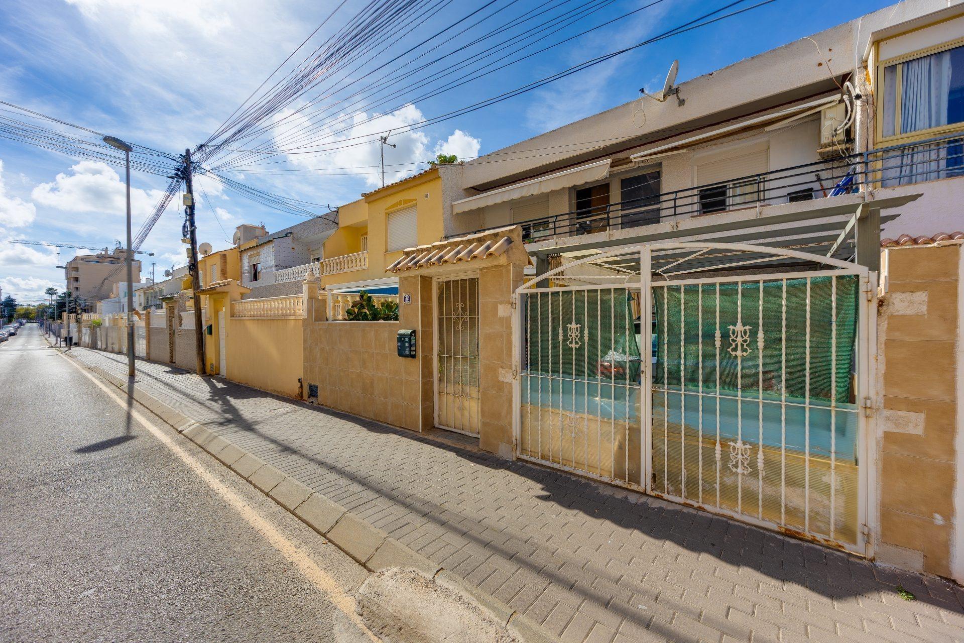 Pool area in terraced for sale in Torrevieja