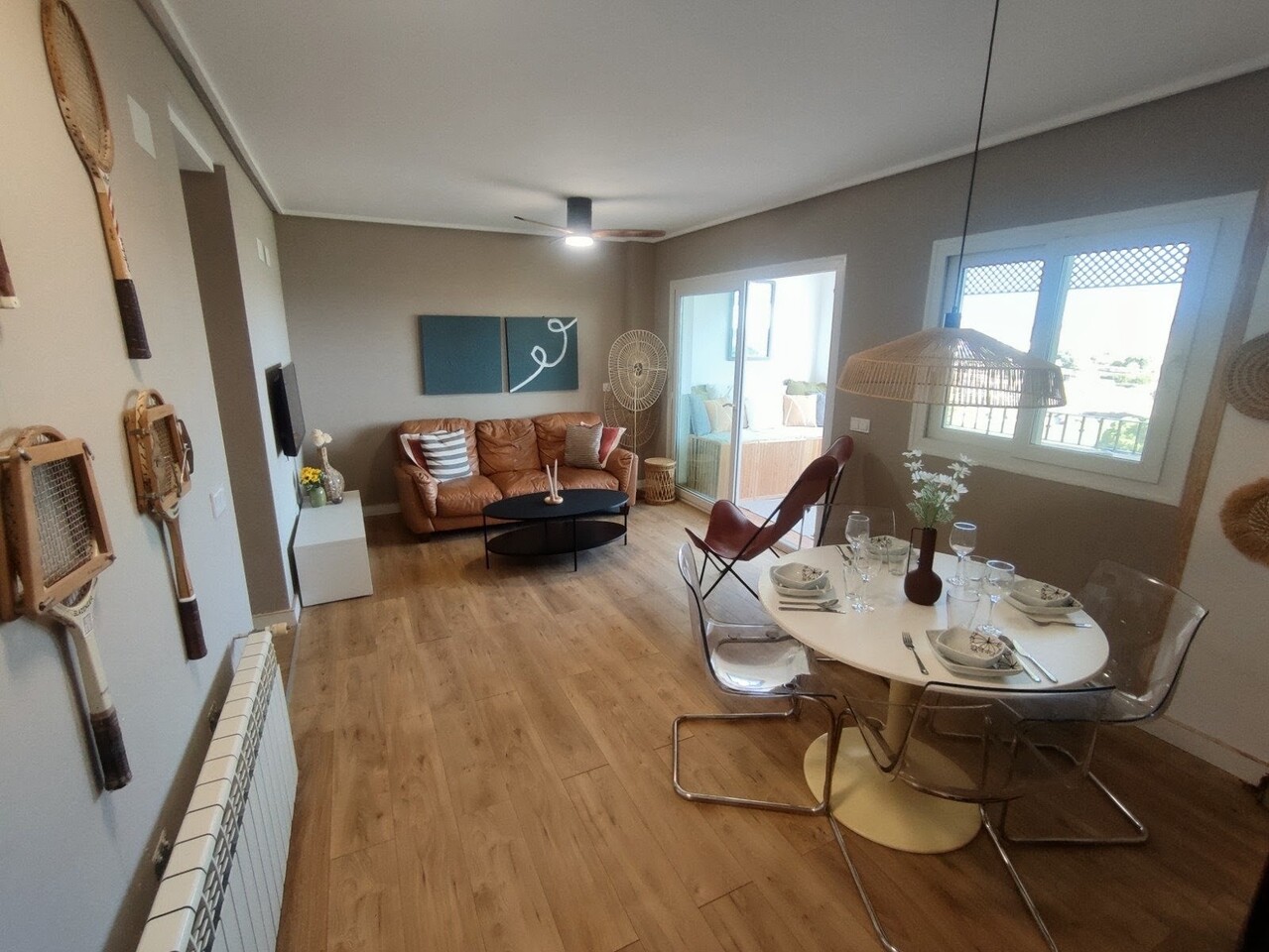 This upgraded apartment set on the second floor has great golf views and additionally benefits from having a second bathroom