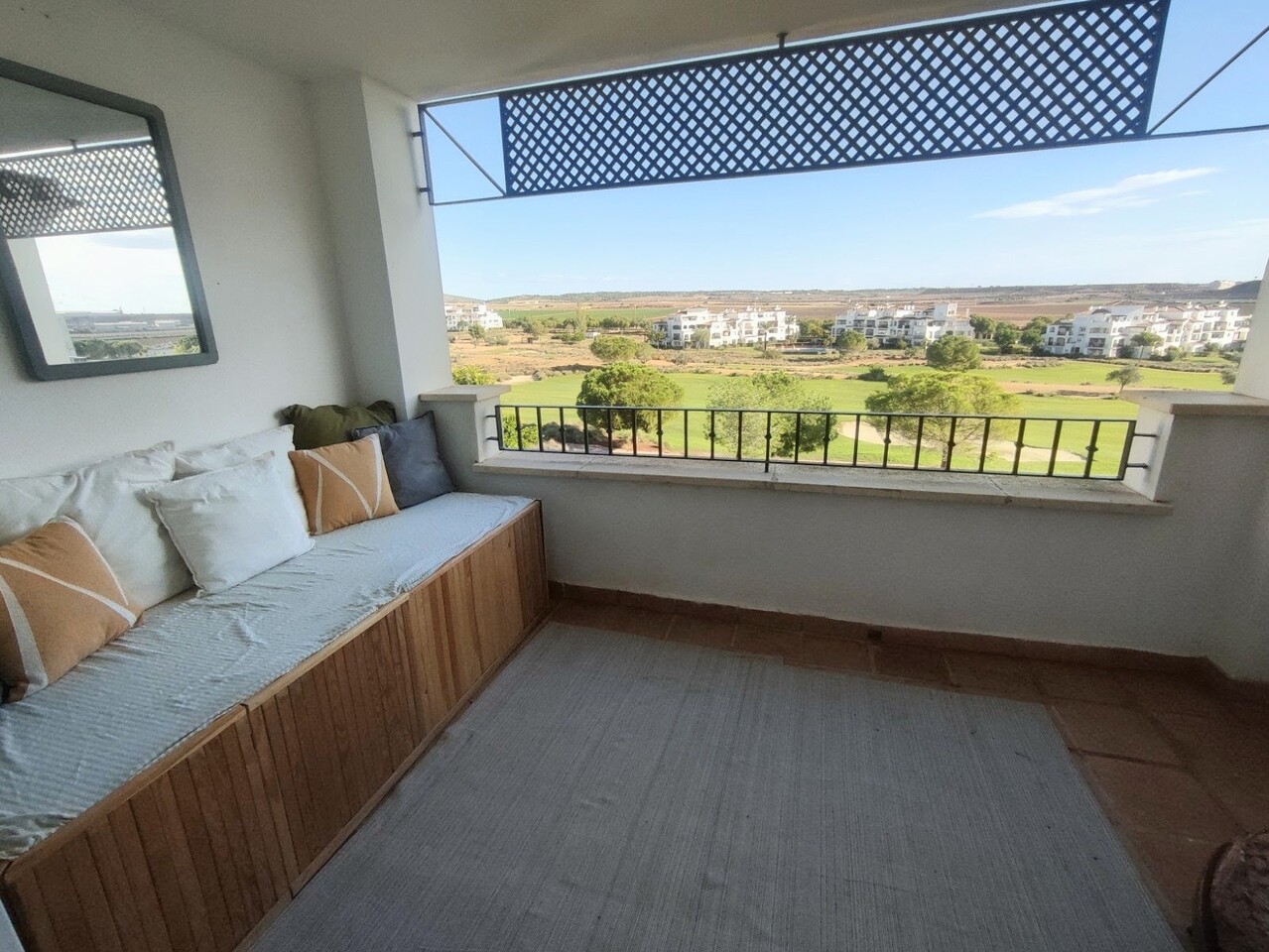 This upgraded apartment set on the second floor has great golf views and additionally benefits from having a second bathroom