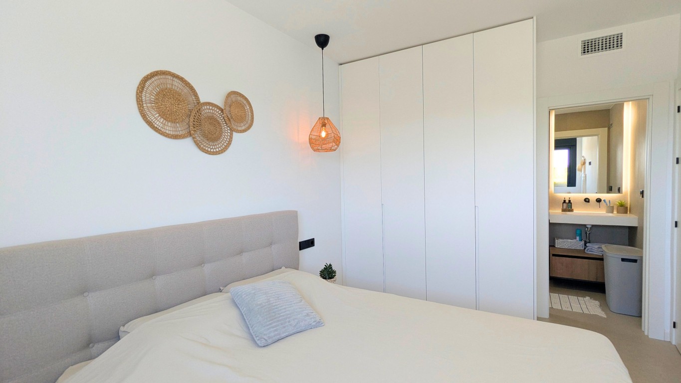 Bedroom in apartment for sale in Condado de Alhama