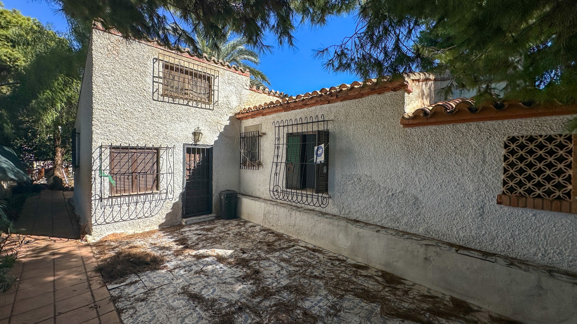 Pool area in villa for sale in Orihuela Costa
