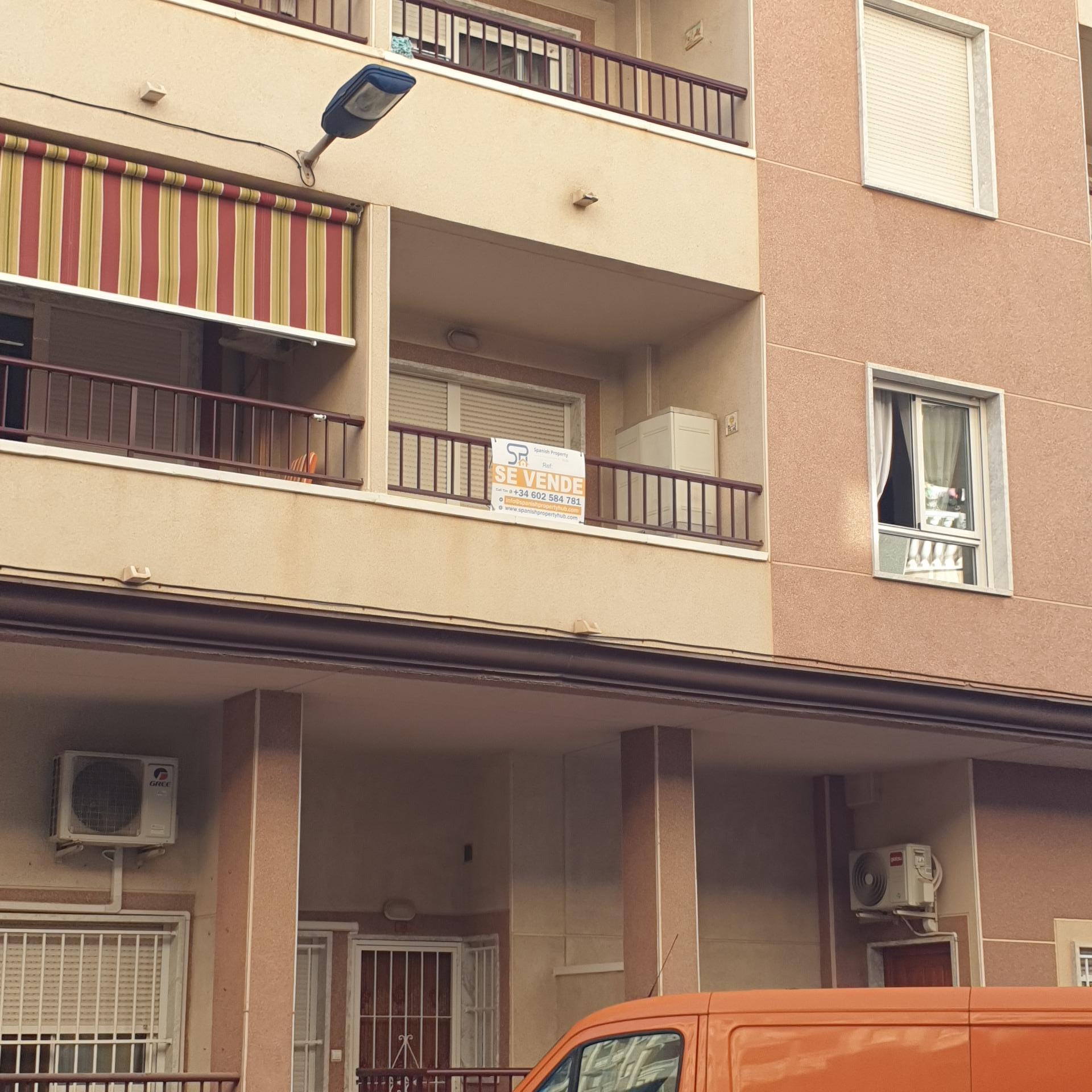 Terrace in apartment for sale in Torrevieja