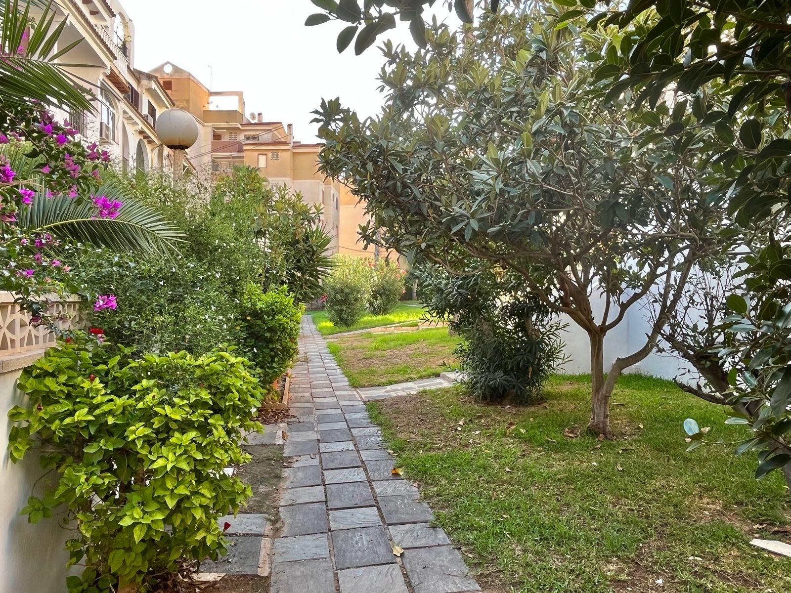 Garden in apartment for sale in Torrevieja