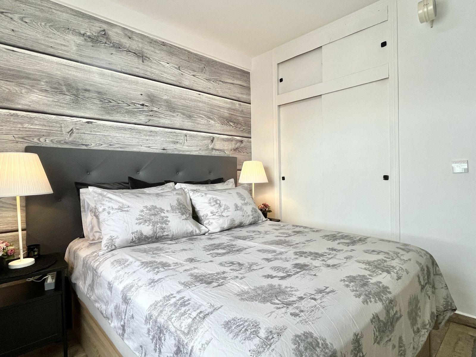 Bedroom in apartment for sale in Torrevieja